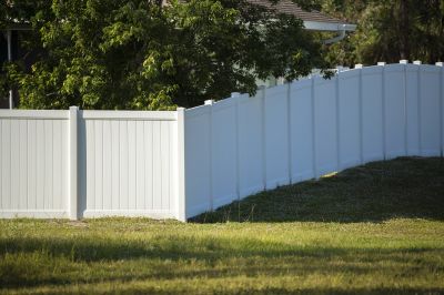 Vinyl Fence Replacement in Kansas City, MO